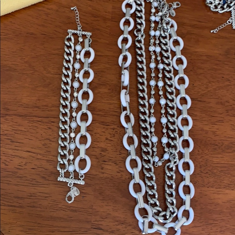 Necklace - 3multi strand white & silver
